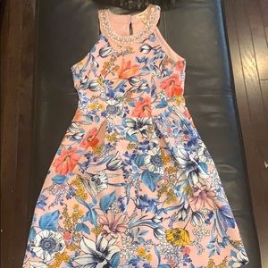 Girls SIZE 7 floral dress w/ embellished necklace